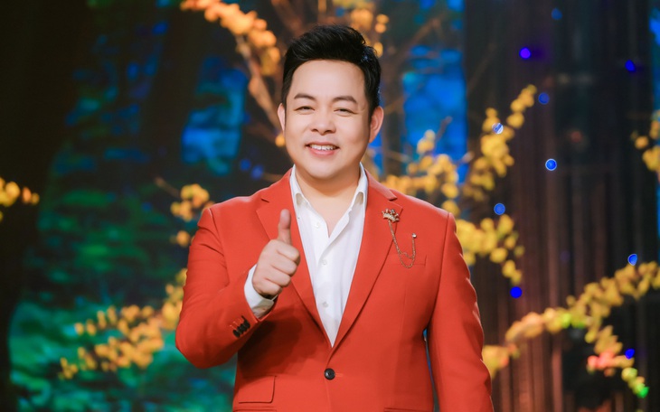 Lâm Vỹ Dạ: ‘Tôi vừa chu đáo gia đình, vừa hết mình với nghệ thuật’ - Ảnh 4.