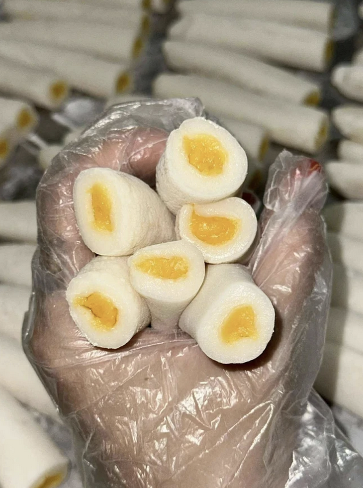 Bánh trung thu lòng se điếu 'đè bẹp' bánh dẻo thị phi, dữ chưa?! - Ảnh 2.