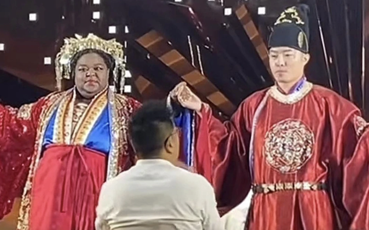 Người đồng hành cùng Ngân 98 là ai? - Ảnh 6.