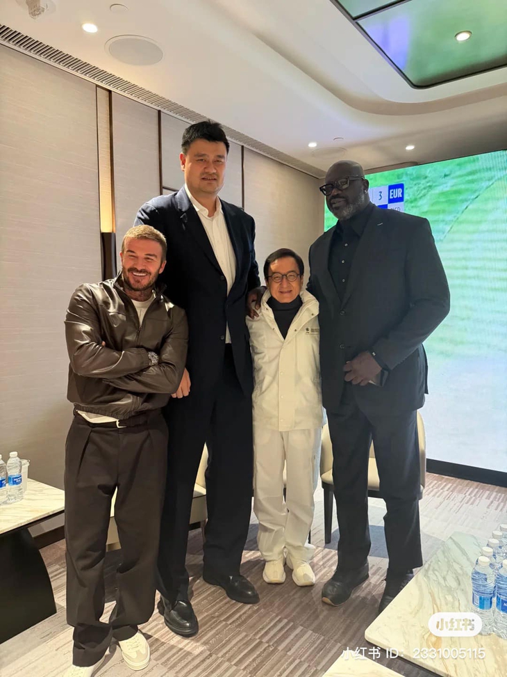 đèn đỏ - Ảnh 4.