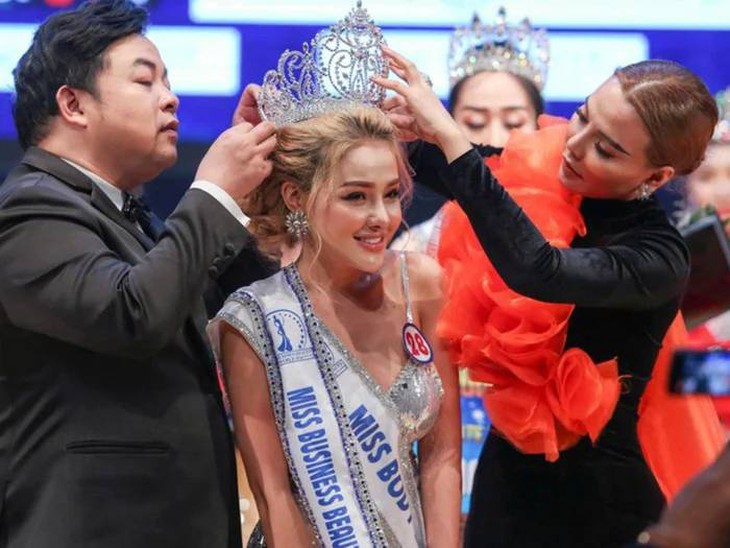 Ngân 98 có bị tước danh hiệu á hậu? - Ảnh 1.