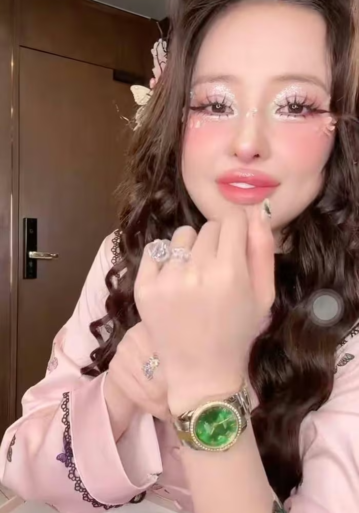 Ngoài sưu tập 80 sổ đỏ, Ngân 98 còn có sở thích xa xỉ này - Ảnh 6.