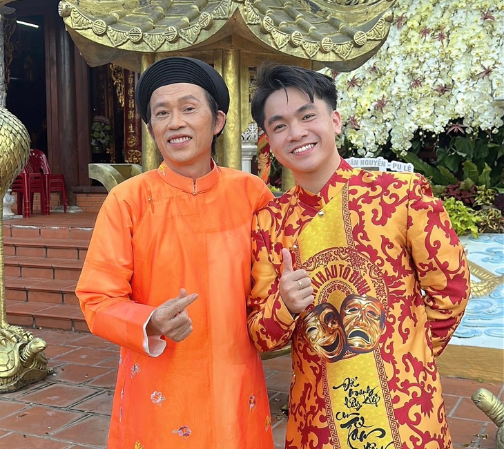 Hoài Linh bất ngờ mở lại cửa đền thờ tổ 100 tỉ dịp giỗ tổ sân khấu - Ảnh 1.