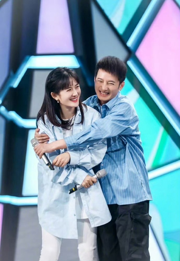 Bạn bè sợ hãi vì MC Lý Duy Gia mắc chứng sạch sẽ cực đoan - Ảnh 3.