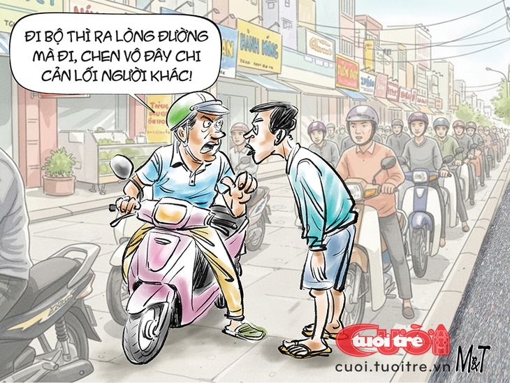 Hàng trăm xe máy dính phạt nguội vì nghĩ vỉa hè là... của nhà mình - Ảnh 1.