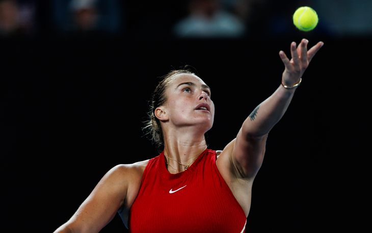 Iga Swiatek dừng trận đấu yêu cầu vị khán giả say xỉn ra khỏi sân - Ảnh 2.