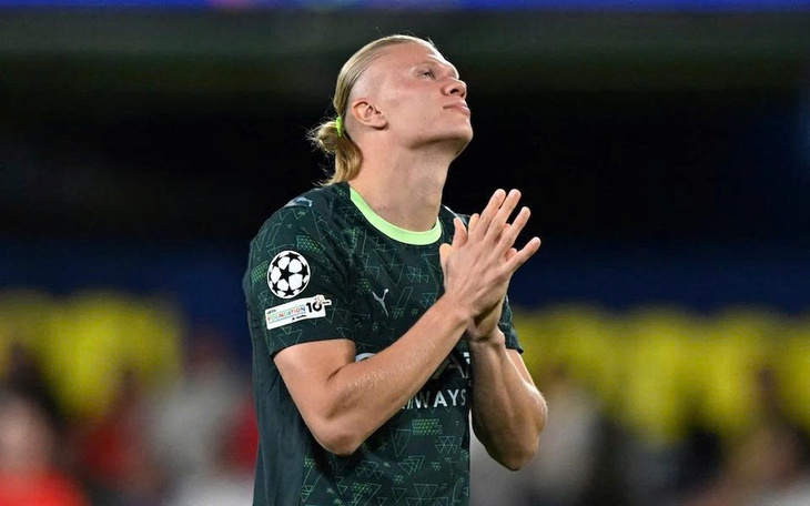 Nữ trọng tài Manuela Nicolosi bị yêu cầu bớt… ‘vẻ ngoài thu hút’ vì quá xinh - Ảnh 5.