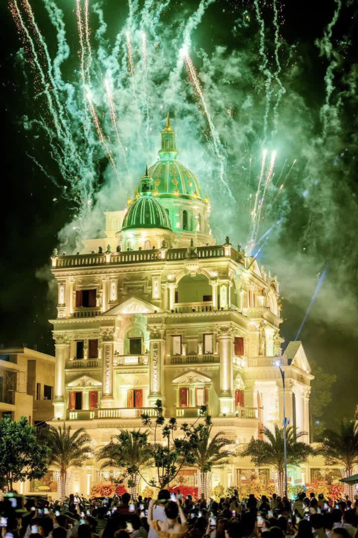 Clip flycam quay lén biệt thự 500 tỉ của Ngân Collagen, netizen nói gì? - Ảnh 2.