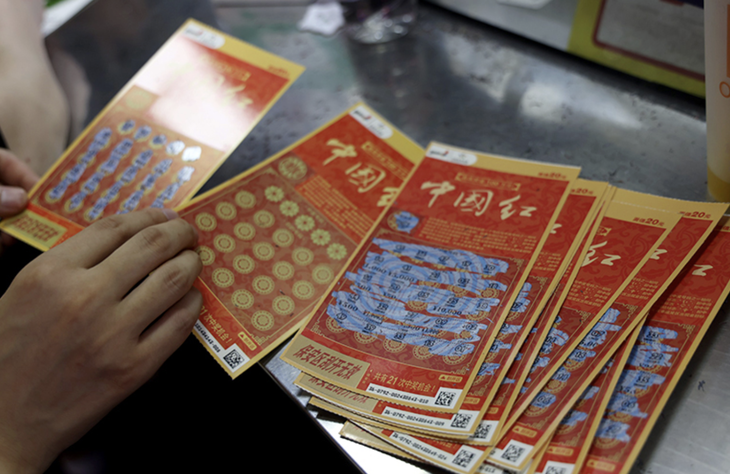 Trúng số độc đắc hai nơi: cùng một dãy số, cùng một… người! - Ảnh 2.