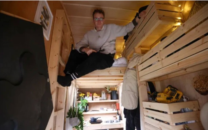 Hãng xe thang Đức tranh thủ quảng cáo sau vụ trộm bảo tàng Louvre - Ảnh 5.