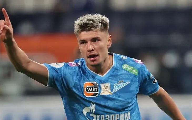 Ronaldo gây sốt khi lẩm bẩm ‘tự khích lệ’ trước cú đá phạt - Ảnh 5.