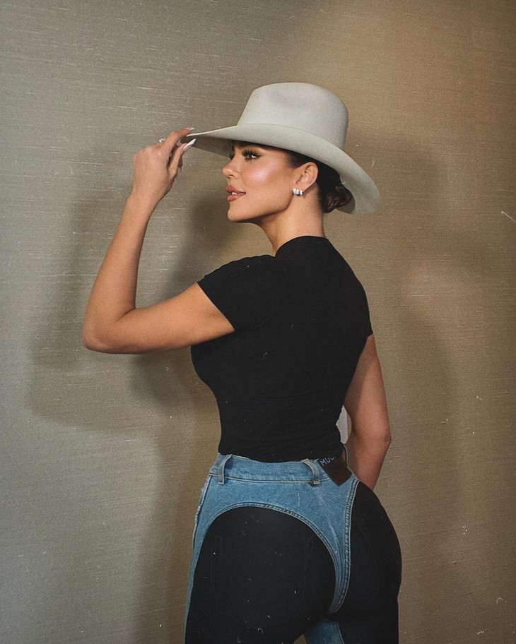 Chiếc áo lộ nội y của Ninh Dương Lan Ngọc là mốt đó mấy ní! - Ảnh 2.