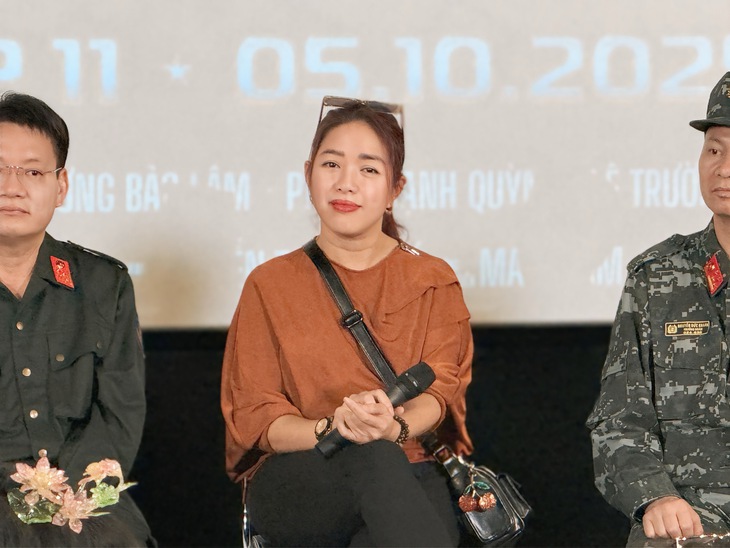 'Chiến sĩ quả cảm' bác tin đồn 'thay nghệ sĩ như thay áo'  - Ảnh 3.