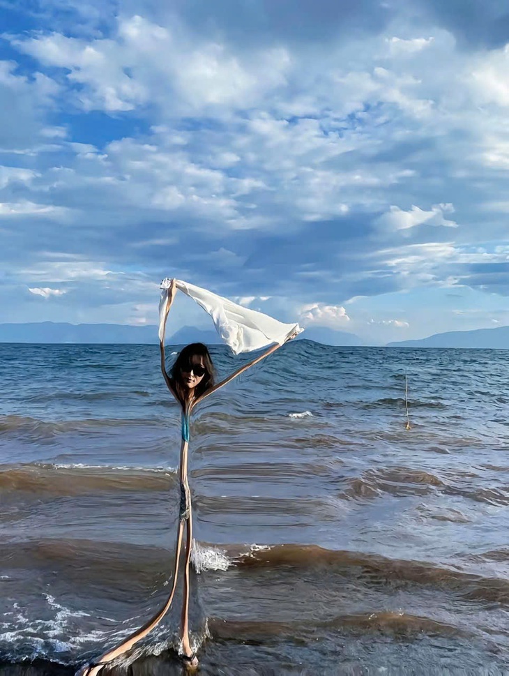 Ảnh vui 4-10: 'Hôm nọ khách hàng đòi thịt tươi hơn?!' - Ảnh 4.