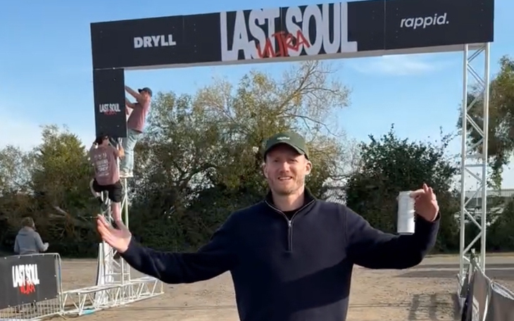 Lukaku suýt đánh nhau khi đi xem con trai đá bóng vì quá nổi tiếng - Ảnh 4.