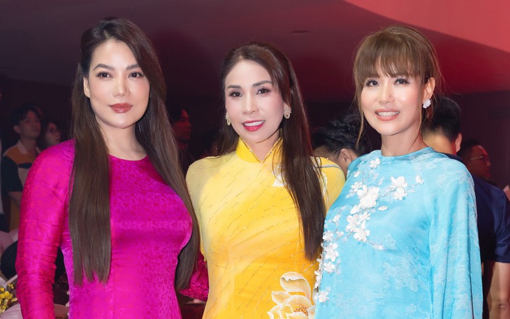 Hoài Lâm hội ngộ Hoài Linh tại đền thờ Tổ 100 tỉ  - Ảnh 3.