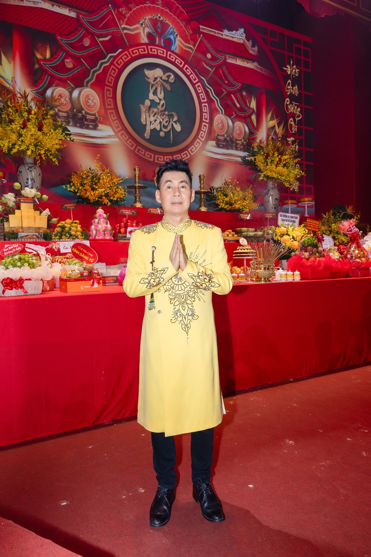 Hơn 200 nghệ sĩ diện áo dài dự giỗ tổ sân khấu 2025 - Ảnh 3.