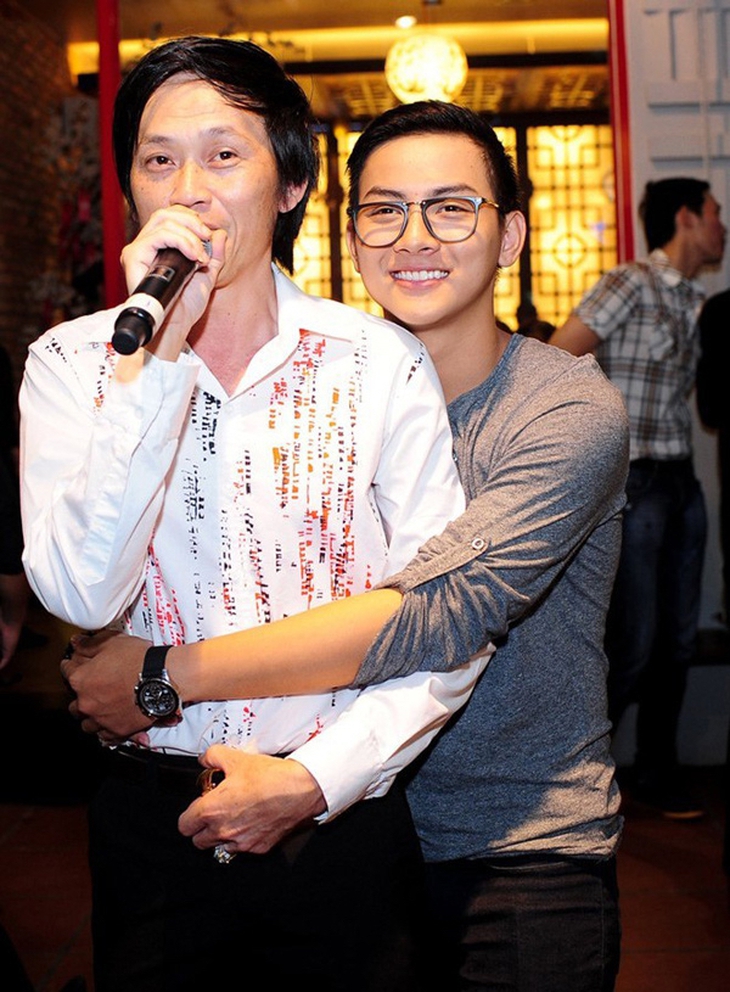 Hoài Lâm hội ngộ Hoài Linh tại đền thờ tổ 100 tỉ - Ảnh 2.