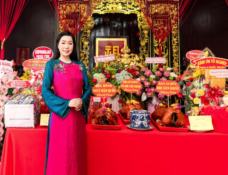 NSND Trịnh Kim Chi gửi 400 triệu tiền cúng tổ cứu trợ miền Bắc - Ảnh 1.