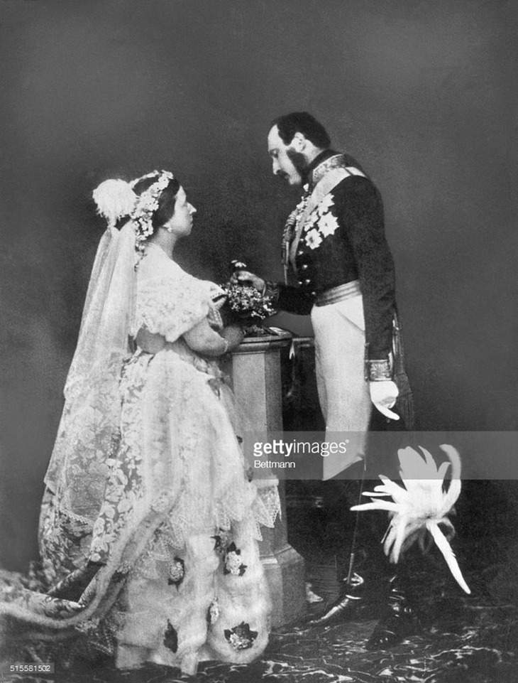 Sự thật khó tưởng về nguồn gốc bó hoa cưới - Ảnh 2.