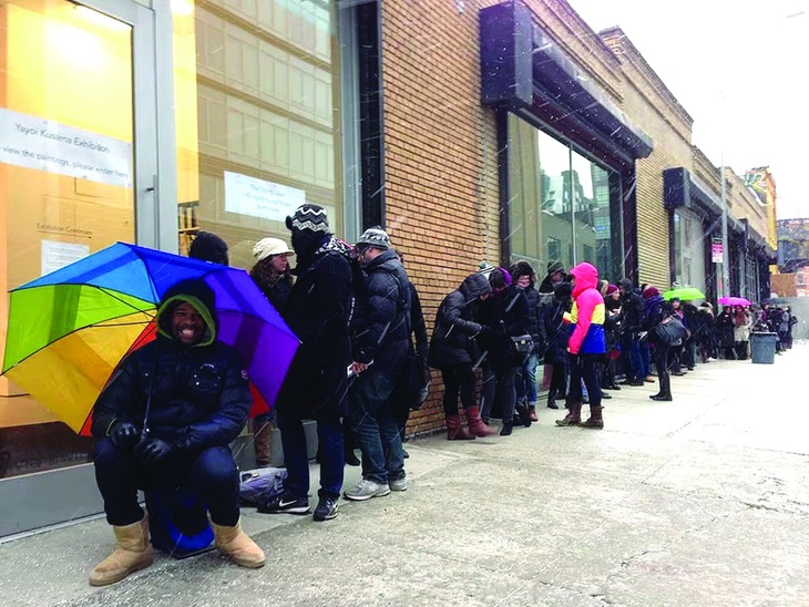 Xếp hàng thuê - Ảnh 2.