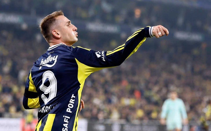 Emma Raducanu khiến dân mạng tò mò với 'người đàn ông bí ẩn' - Ảnh 5.