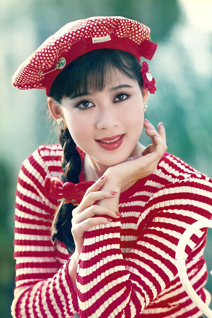 Nhan sắc Diễm Hương sau 30 năm gây trầm trồ - Ảnh 4.