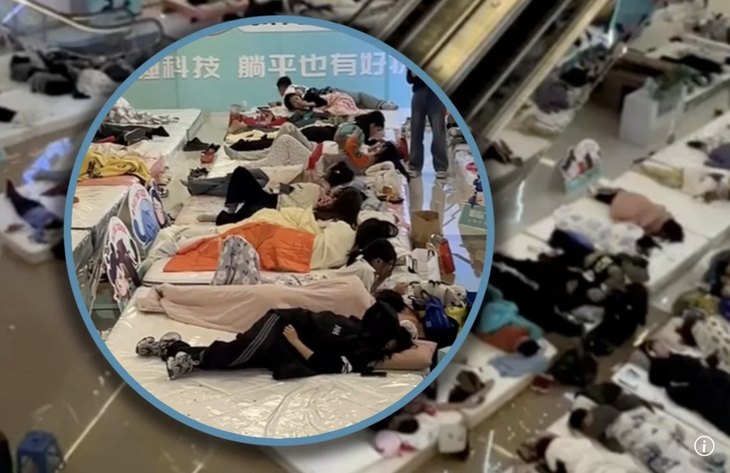 Người đàn ông vô địch cuộc thi nằm thẳng... cẳng - Ảnh 1.