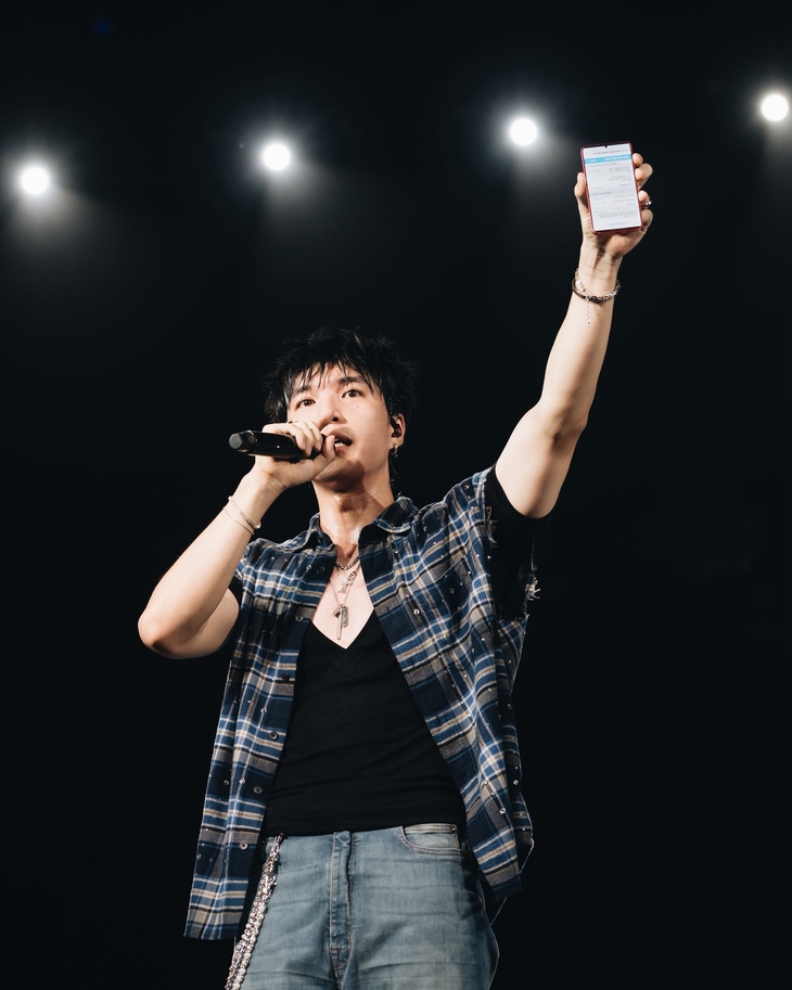 Sao Việt chung tay hướng về người dân vùng lũ   - Ảnh 1.