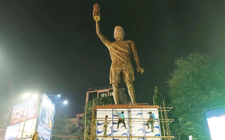 Người tổ chức đưa đến Messi đến Ấn Độ bị bắt giữa sự kiện vì để xảy ra hỗn loạn - Ảnh 2.