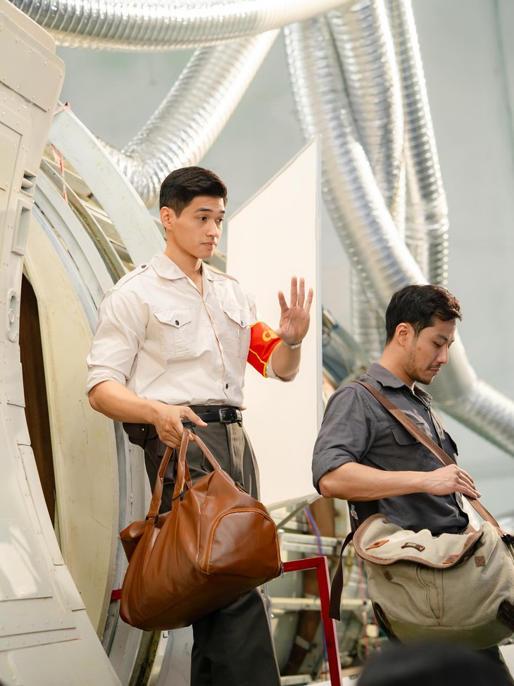 Sao nam tên lạ, đóng 3 phim trong năm doanh thu đều trên 200 tỉ   - Ảnh 3.