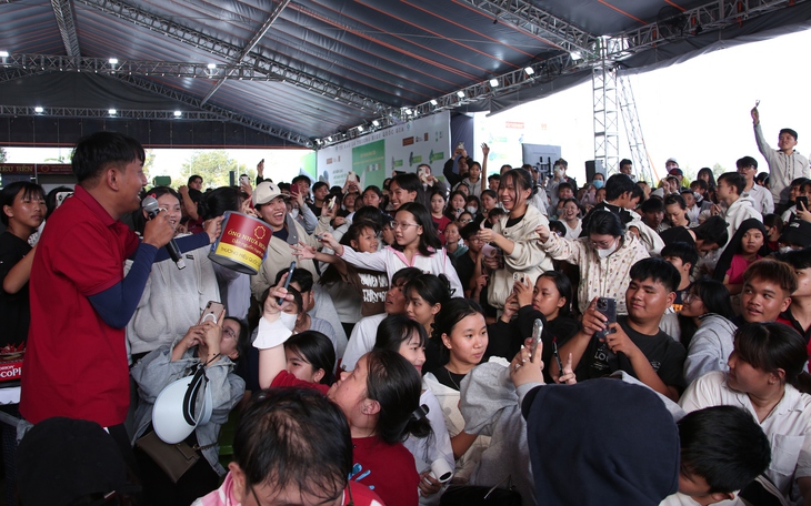 'Mái ấm gia đình Việt' được xướng tên tại Human Act Prize 2025 - Ảnh 10.