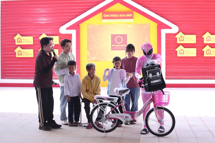 Dàn nghệ sĩ lăn xả hết mình ghi hình 'Mái ấm gia đình Việt' tại Tây Ninh - Ảnh 5.