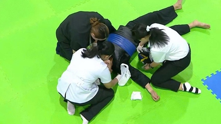 VĐV pencak silat Việt Nam bị nghi ‘ăn vạ’ tại SEA Games 33 - Ảnh 1.