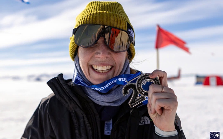 Haaland nhảy mừng robot, Peter Crouch lập tức ‘cầu xin’ một điều - Ảnh 5.