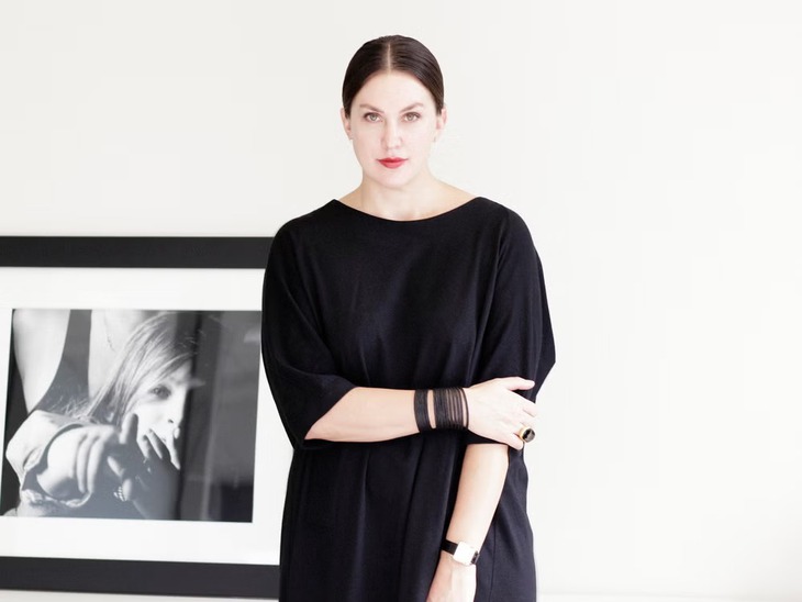 Sếp công ty thời trang: Sáng 'xem bói', chiều dắt chó đi dạo - Ảnh 1.