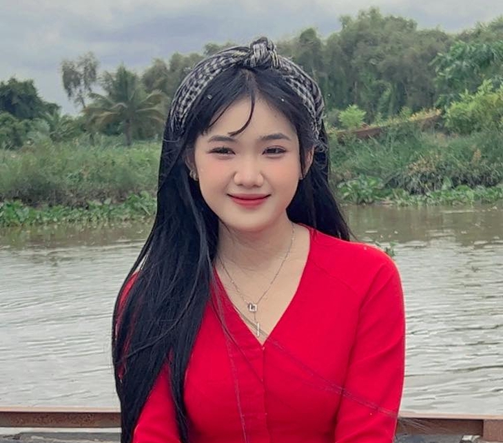 Dương Ái Vy - Ảnh 1.