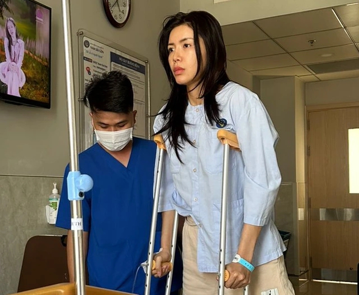 Siêu mẫu Minh Tú năm 2025: Nhập viện 4 lần, nợ nửa tỉ   - Ảnh 1.