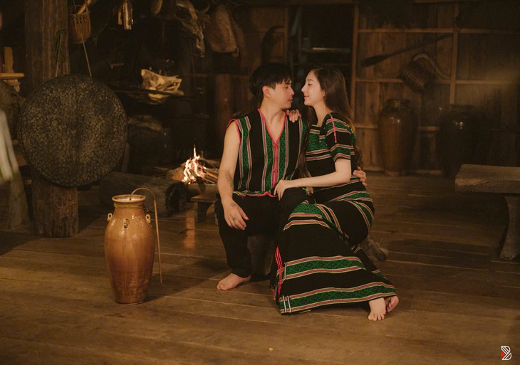 Vợ chồng Hồ Quang Hiếu rời nhà 20 tỉ về Tây Nguyên sinh sống   - Ảnh 1.