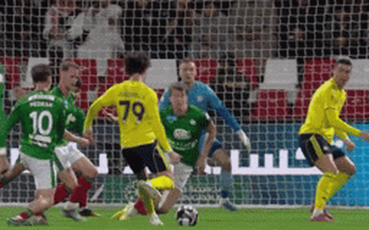 Unai Emery nói bỏ bắt tay HLV Arsenal vì trời lạnh, fan nói do ‘cay’  - Ảnh 5.