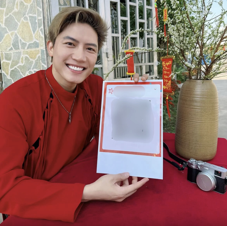 Ca sĩ Anh Tú vướng tranh cãi vì 'xin lì xì online' - Ảnh 1.