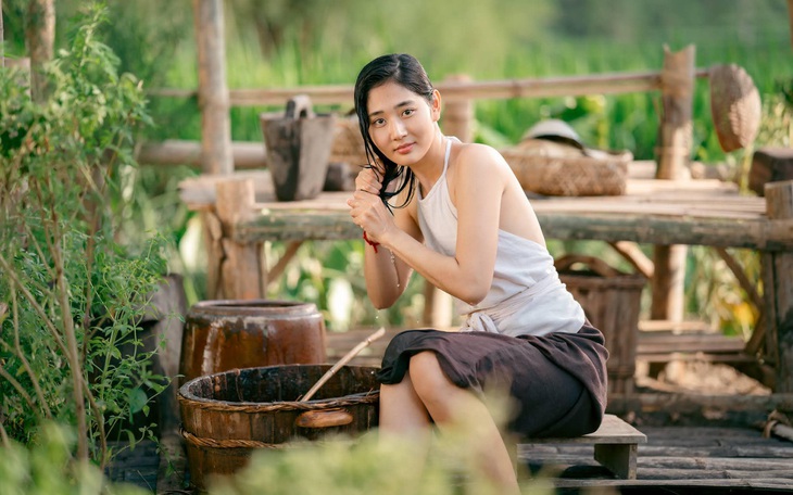 Bố mẹ dẫn H'Hen Niê lên phường làm giấy đăng ký kết hôn - Ảnh 6.