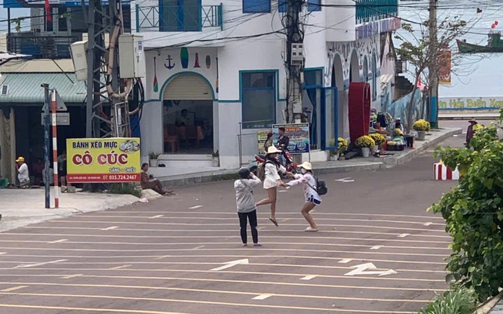 Ảnh vui 19-2:  'Lái mới, thi 5 lần mới đậu. Thông cảm' - Ảnh 7.