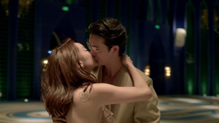 Hà An Huy hát mừng hạnh phúc Kaity Nguyễn và Trần Ngọc Vàng  - Ảnh 3.