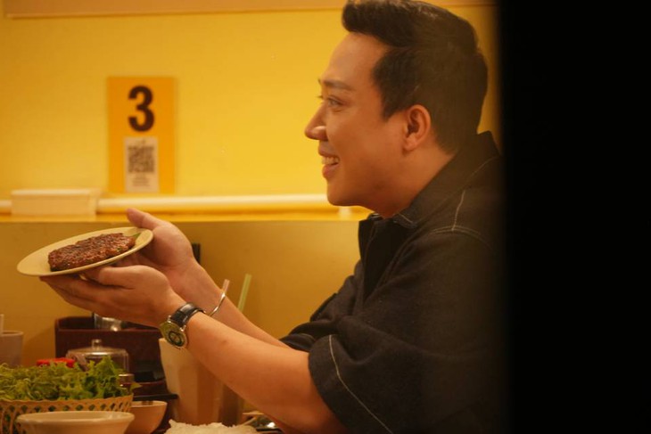 Trấn Thành càn quét mọi ngõ ngách ẩm thực Sài Gòn - Ảnh 2.