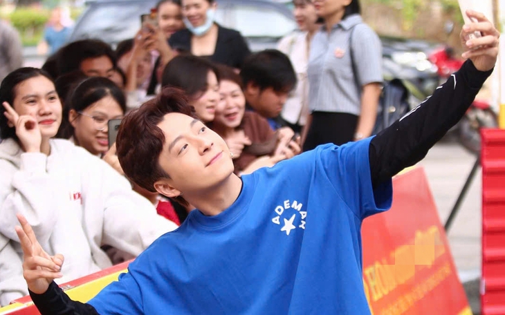 Nghệ sĩ Xuân Hinh bật mí cát sê khi tham gia MV của Hòa Minzy - Ảnh 3.