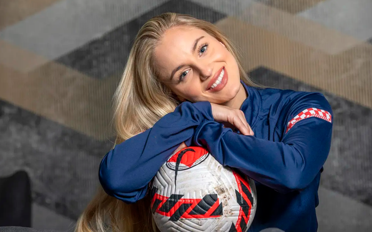 Markovic đổi CLB, fan tiếc hùi hụi hụt bữa tối với nữ cầu thủ xinh đẹp - Ảnh 2.