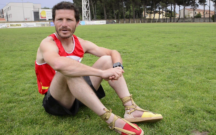 Runner Xiao Fen mất chức vô địch half marathon vì… ăn mừng sớm - Ảnh 4.