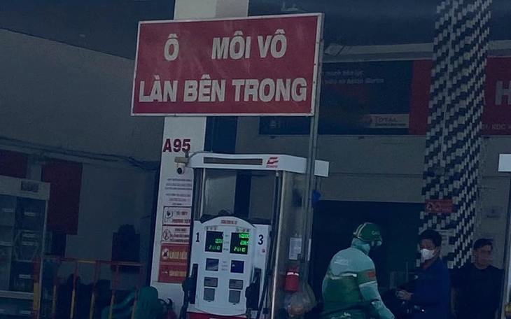 Độc lạ Trung Hoa: Đào 'đất ngân hàng' để bán lấy vía tài lộc - Ảnh 3.