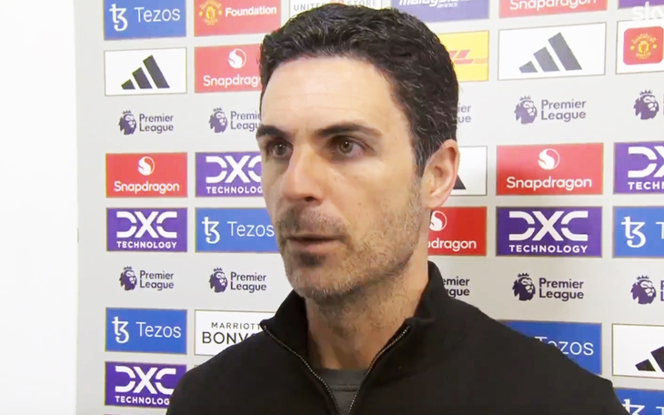 Fan nữ Arsenal gây sốt với trang phục body painting - Ảnh 5.